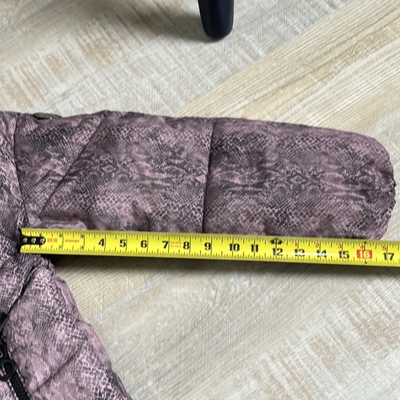 Noize Belle Puffer Python Print Jacket, Size Small - Picture 8 of 11